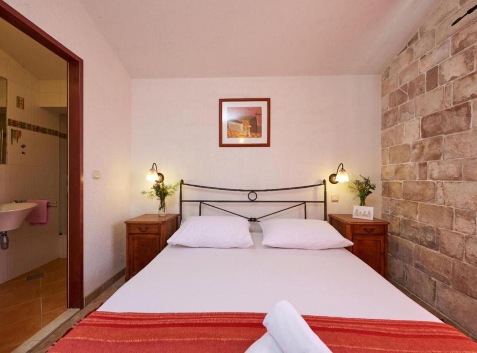 Krknjasi Hotel Veliki Drvenik Kültér fotó