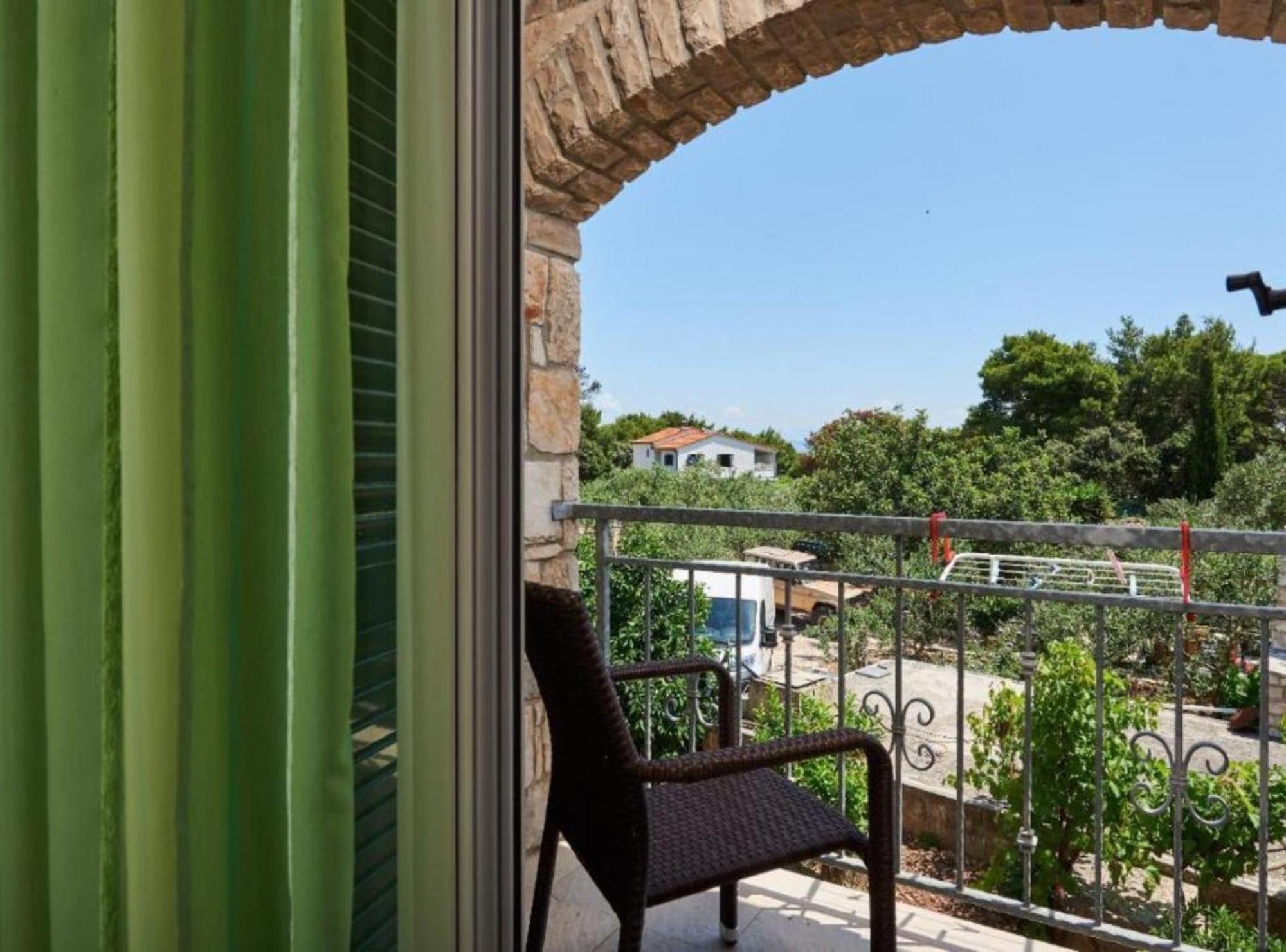Krknjasi Hotel Veliki Drvenik Kültér fotó